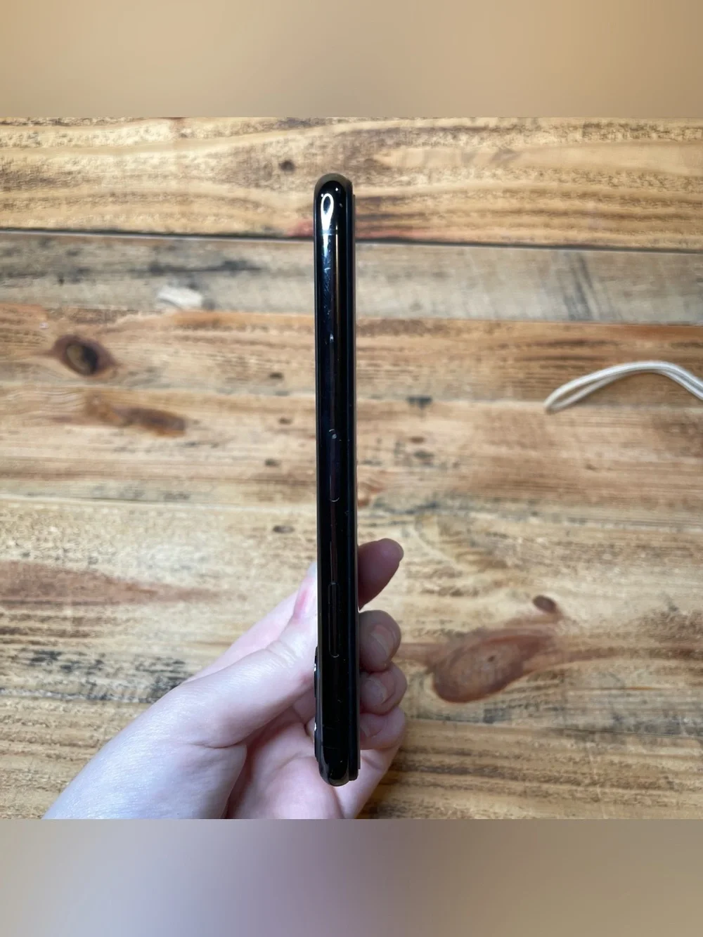 Unlocked Apple iPhone 11 Pro 512GB 18.6.2 MW9L2LL/A (WATER DAMAGE READ)